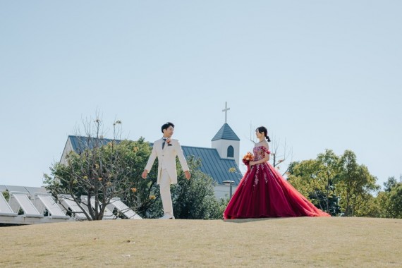 ピンクカラードレス