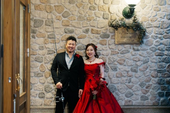 赤ドレス　結婚式