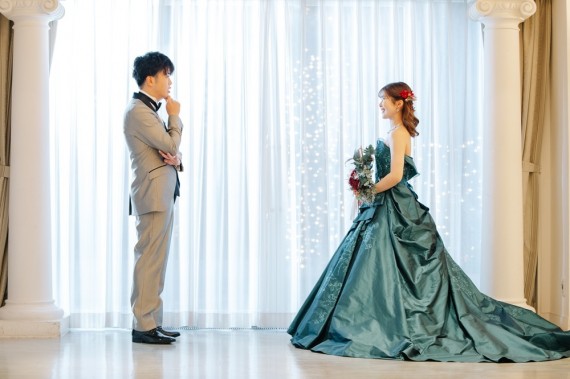 カラードレス　結婚式